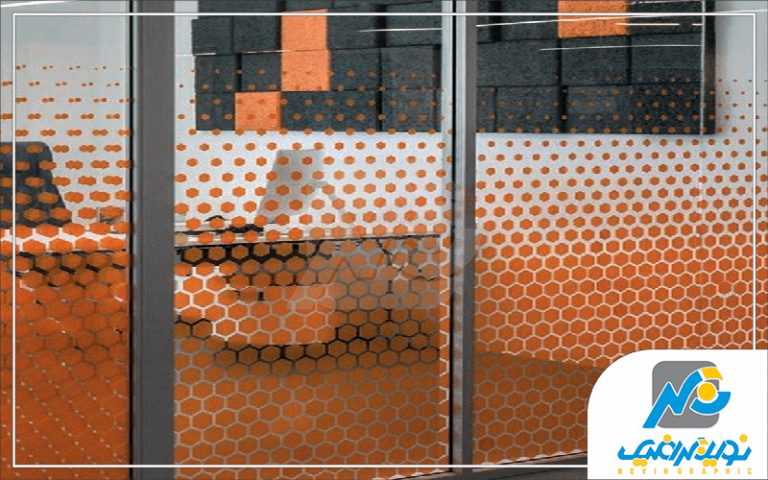 آموزش نصب استیکر روی شیشه