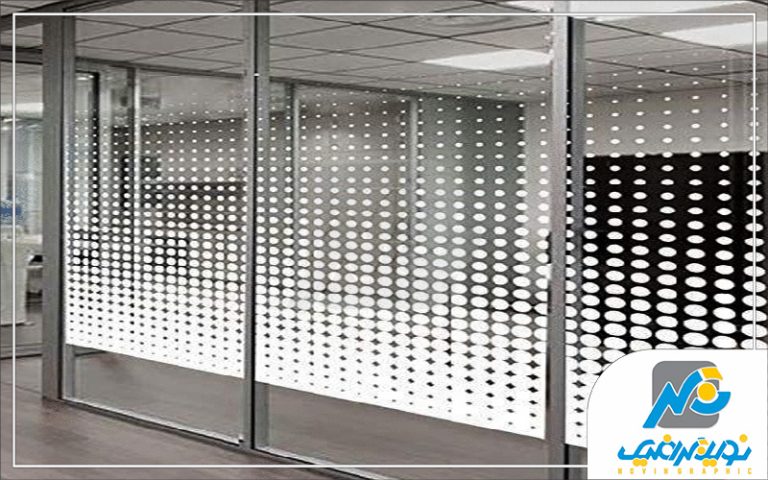 چاپ استیکر روی شیشه مغازه